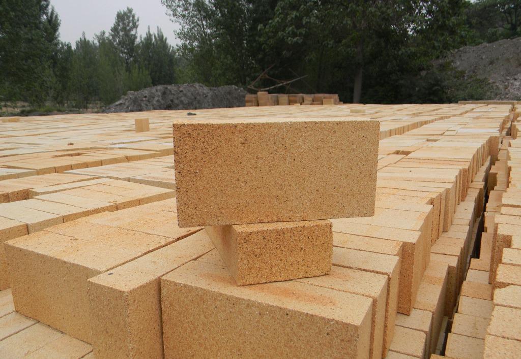 高鋁耐火磚、高鋁磚與粘土磚在15分廠鋁合金型材生產(chǎn)中的應(yīng)用與協(xié)同